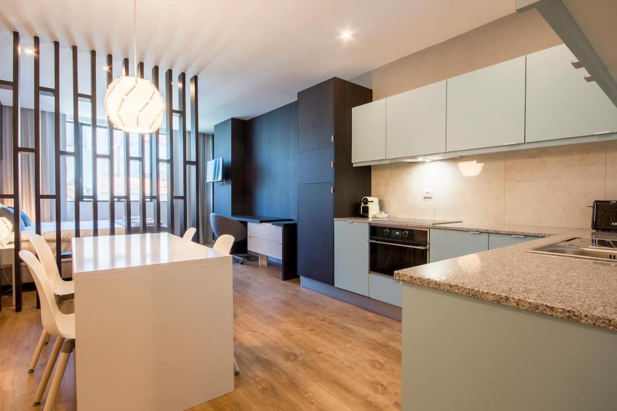 408 Gale Center Apartamento Wi-Fi, Estacionamento Порту Экстерьер фото