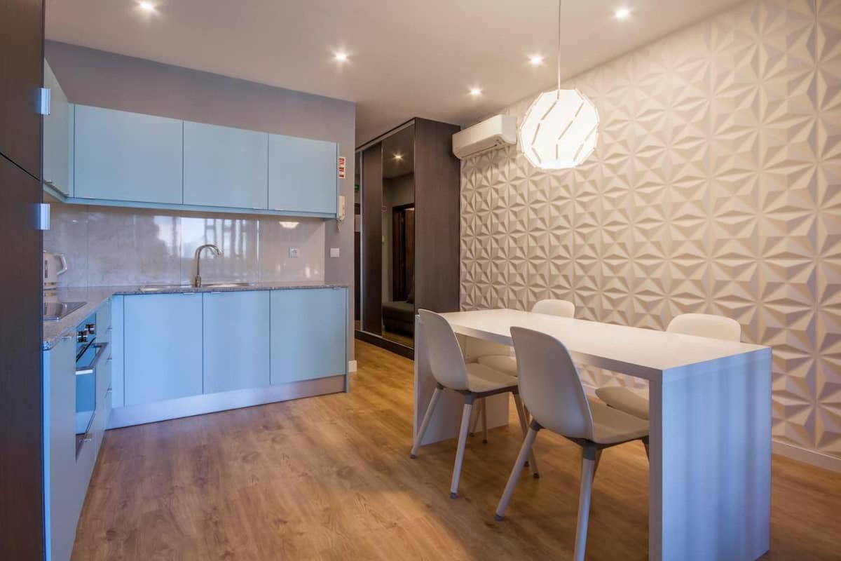 408 Gale Center Apartamento Wi-Fi, Estacionamento Порту Экстерьер фото